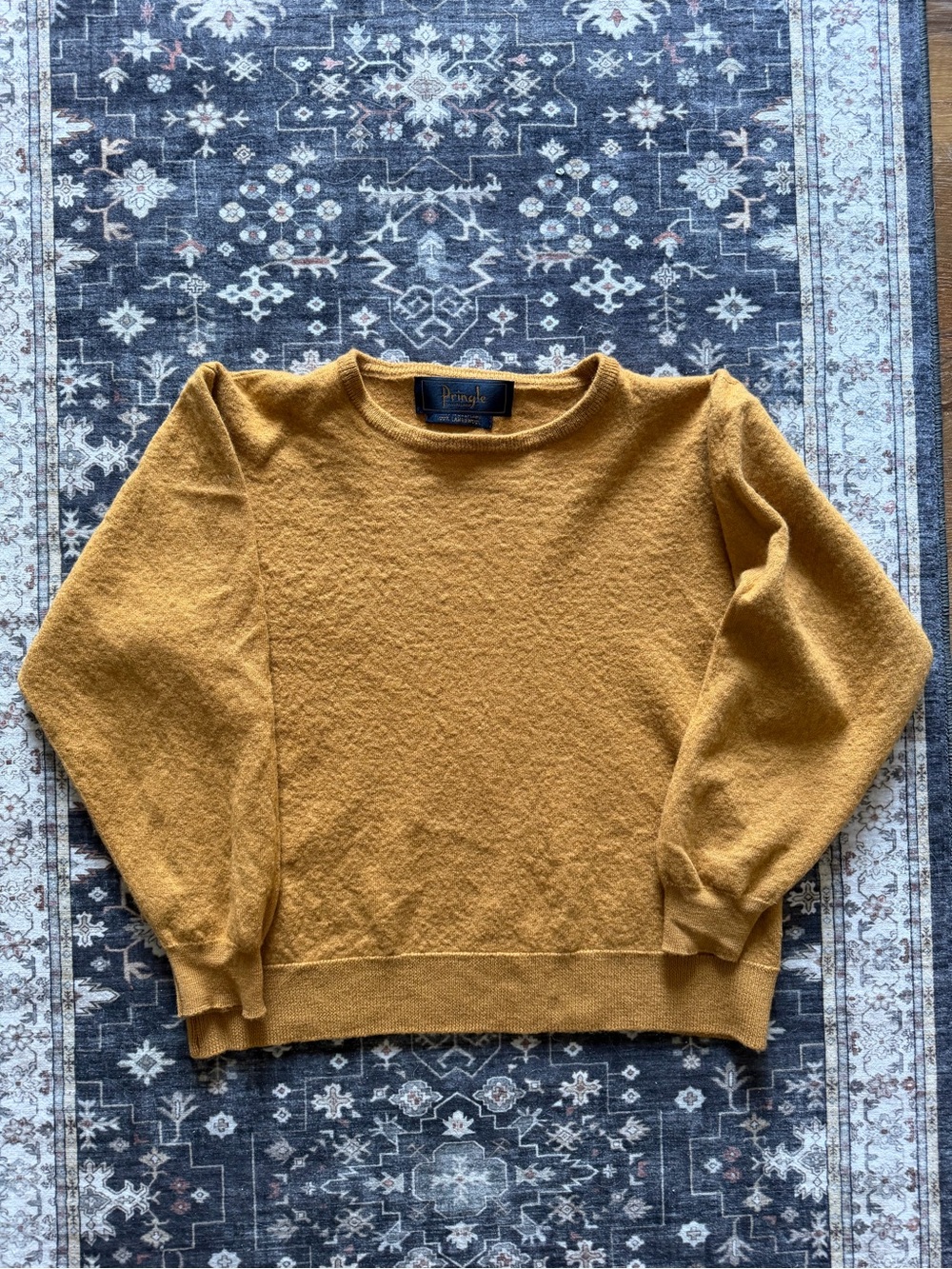 Vintage Crewneck Sweater. Size S. 100% Scottish lambs wool.